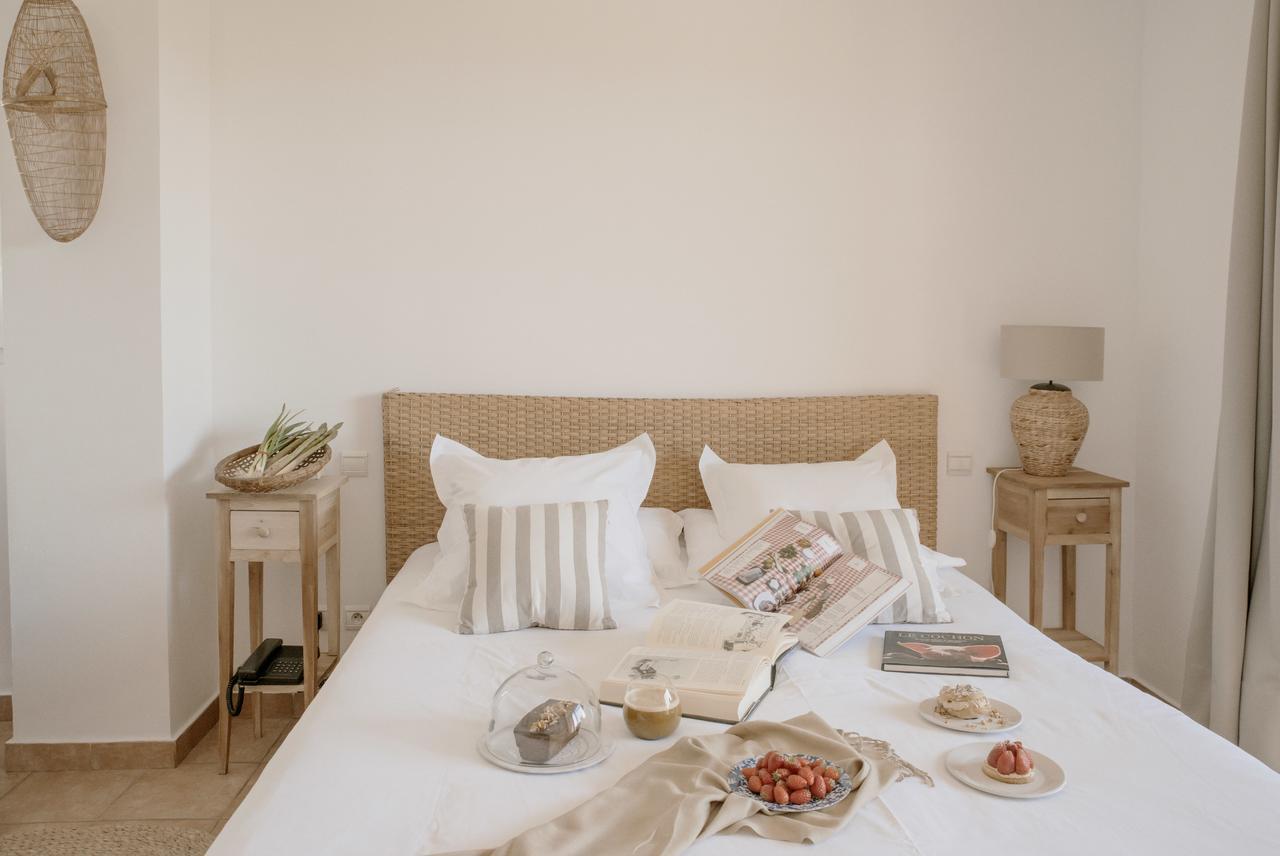 Hotel Auberge La Feniere - Les Collectionneurs Cadenet Bagian luar foto