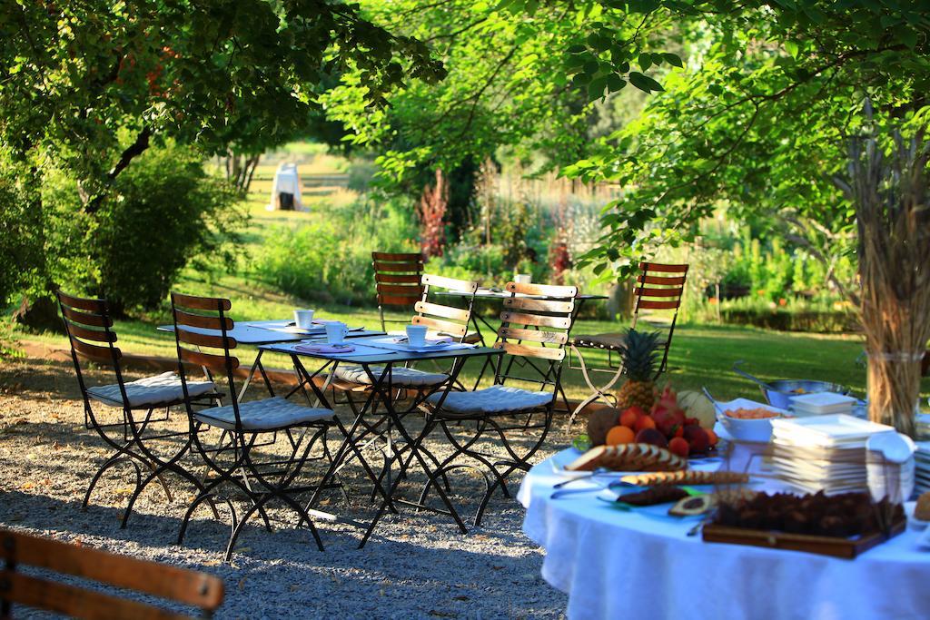 Hotel Auberge La Feniere - Les Collectionneurs Cadenet Bagian luar foto